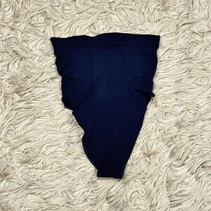 Skims shapewear thong undies size medium black